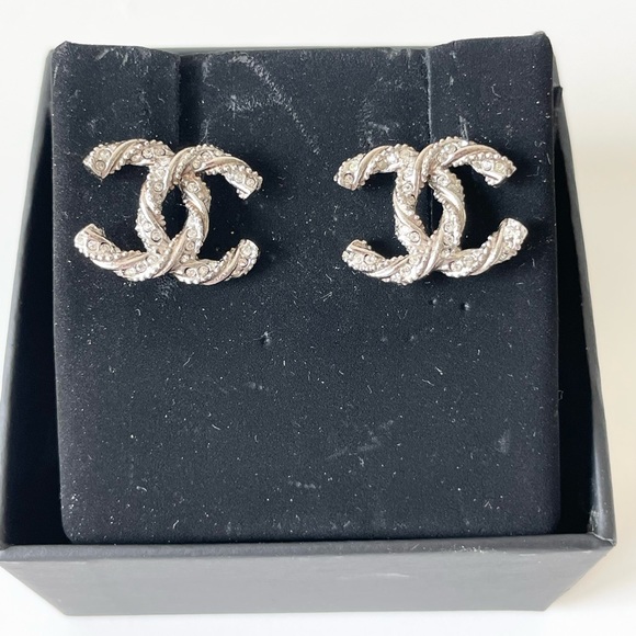 ❌ SOLD ON IG: Chanel CC Crystal and Pewter Studs - Picture 2 of 8
